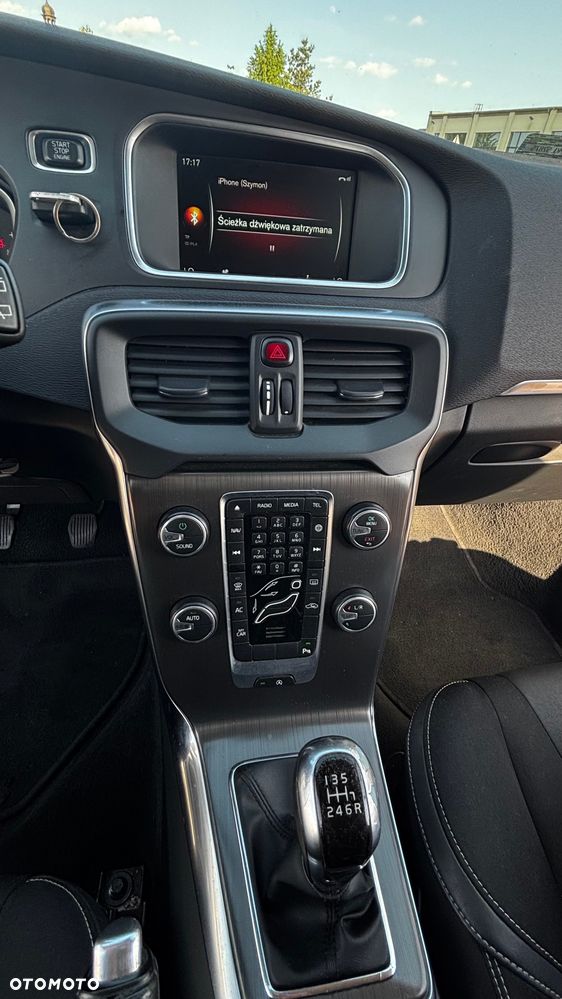 Volvo V40 D4 Drive-E Momentum - 9
