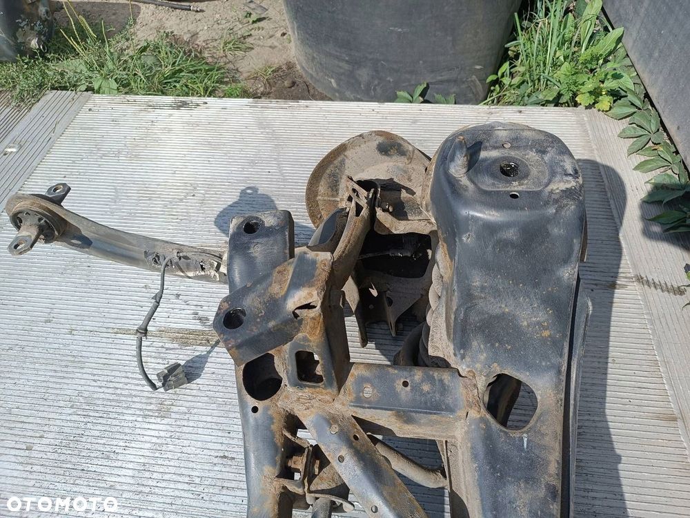 BELKA OŚ ZAWIESZENIA TYŁ FORD FOCUS MK2 KOMBI - 3