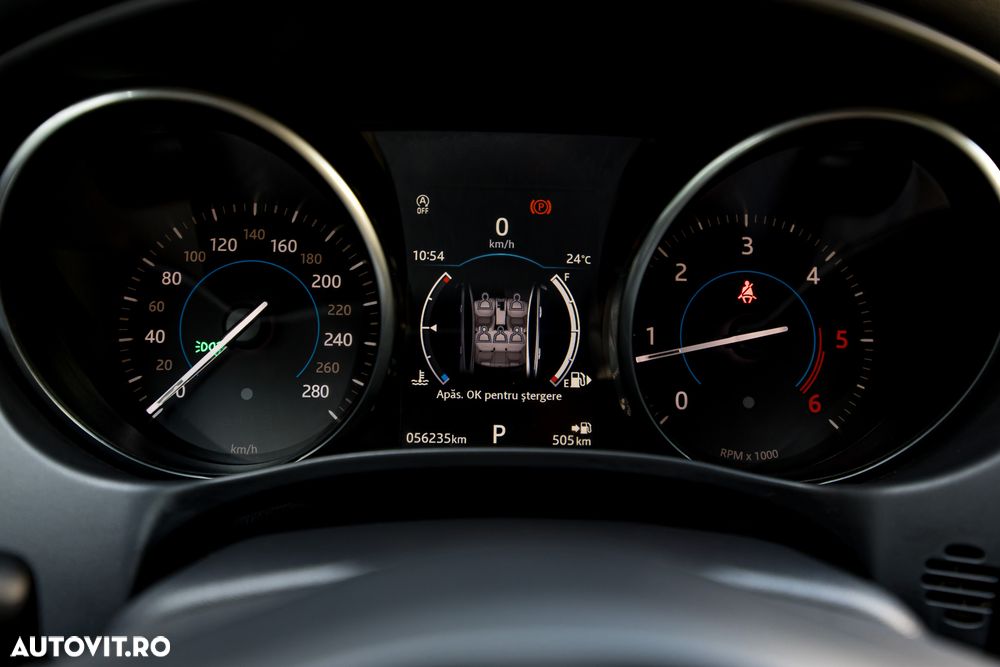 Jaguar XE 2.0 Pure - 26