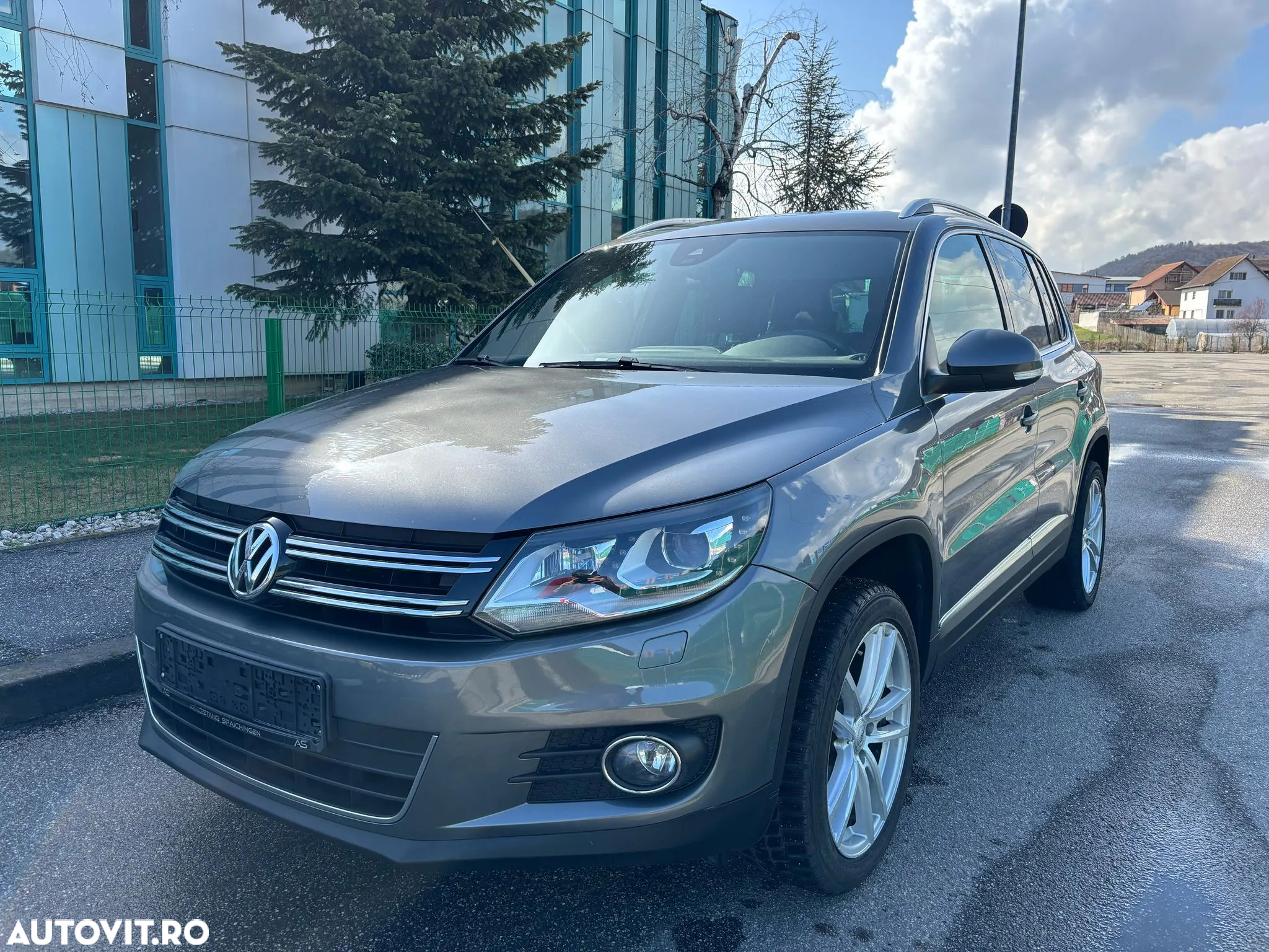 Volkswagen Tiguan 2.0 TDI 4Motion BMT Sport & Style - 3