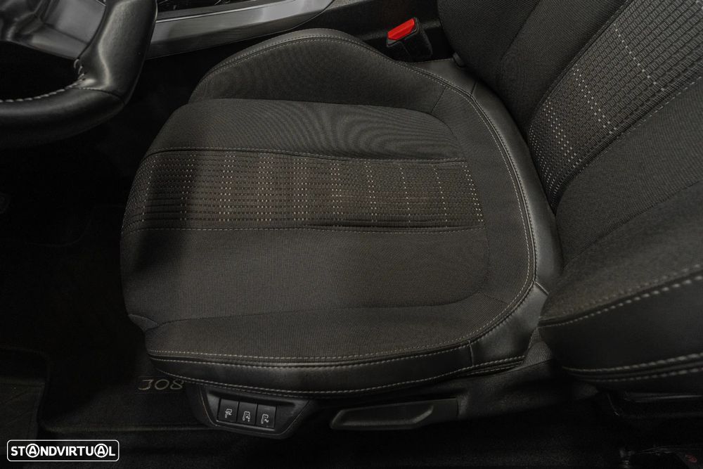 Peugeot 308 BlueHDi 130 EAT8 Allure - 24