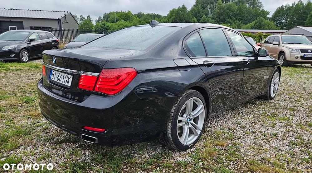 BMW Seria 7 740i - 12