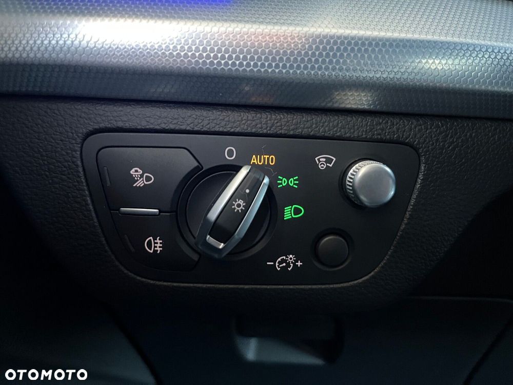 Audi Q5 Sportback - 25