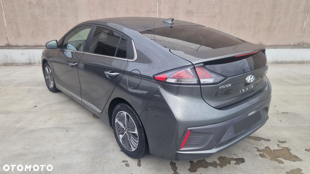 Hyundai IONIQ Hybrid Platinum - 4