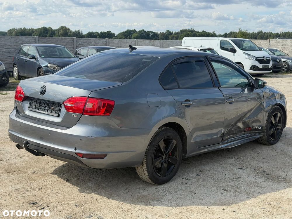 Volkswagen Jetta - 18