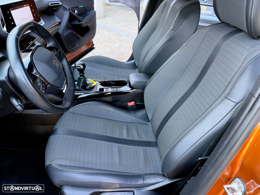 Peugeot 2008 1.2 PureTech Allure Pack - 42