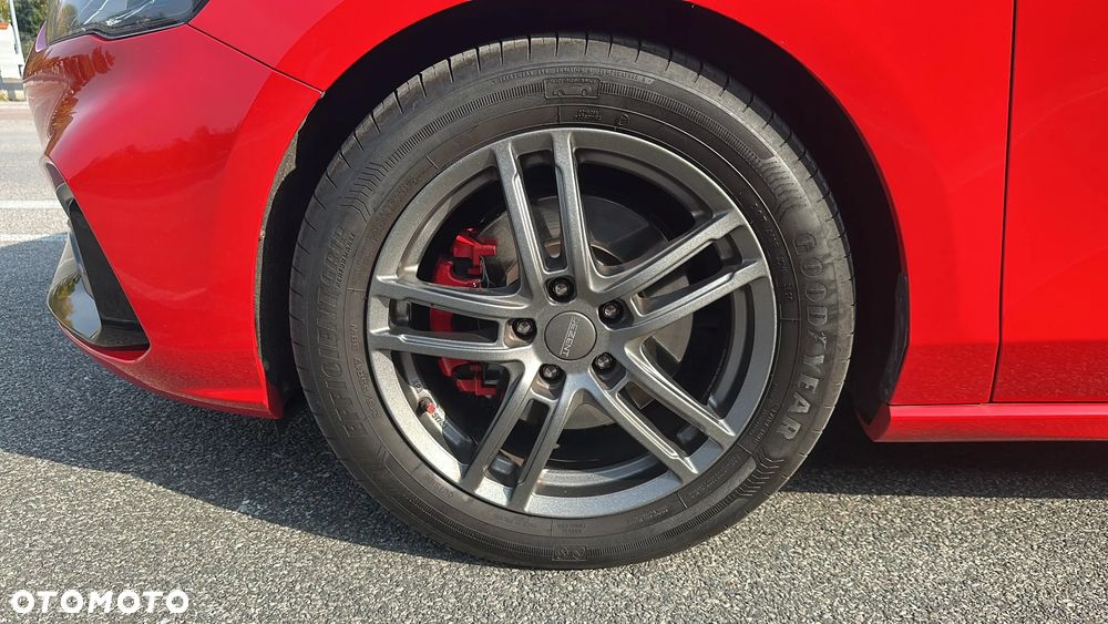 Ford Focus 1.0 EcoBoost Hybrid ST-LINE X - 19