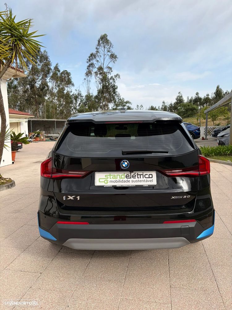 BMW iX1 xDrive30 - 9