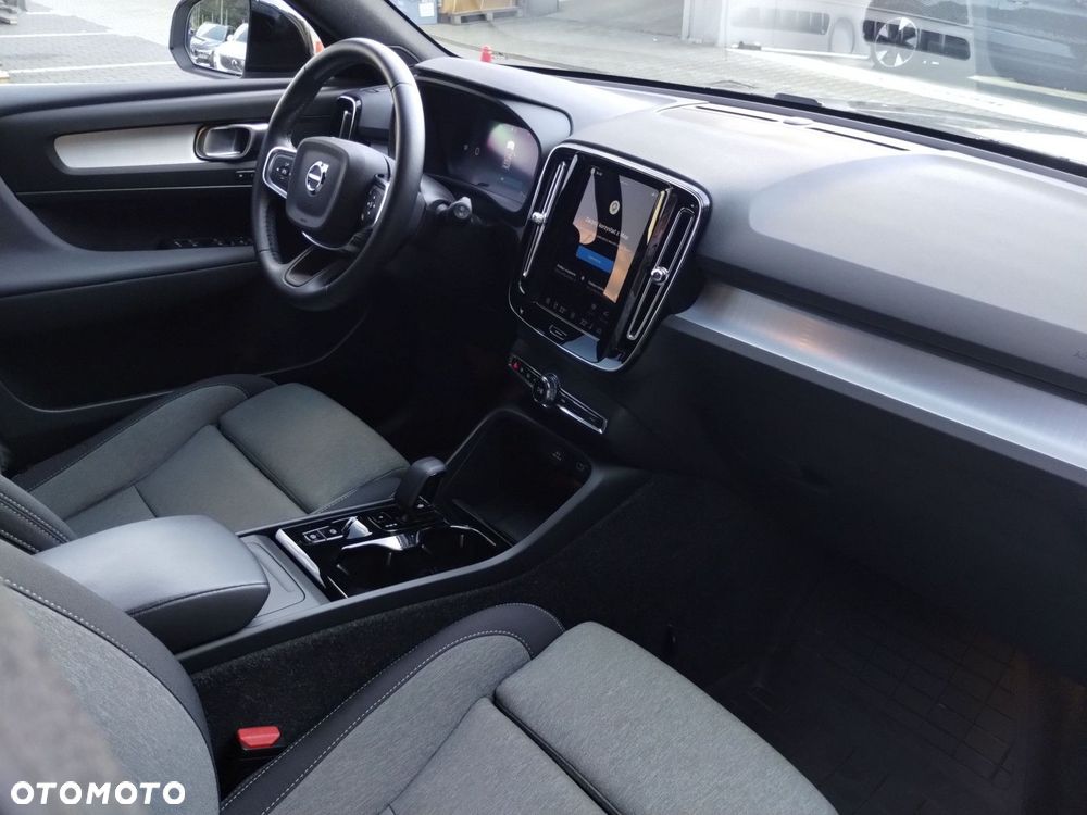 Volvo XC 40 - 30
