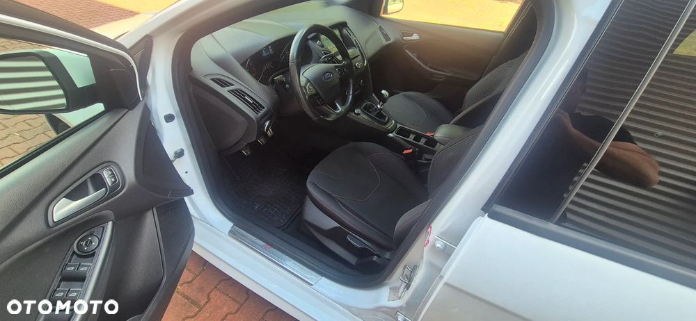 Ford Focus 1.5 EcoBoost ST-Line ASS - 19
