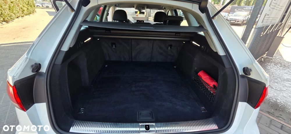 Audi A4 Avant 40 TFSI S tronic - 34