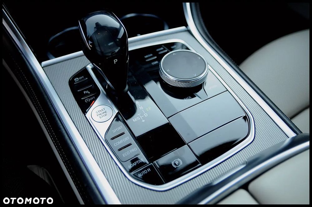 BMW Seria 8 840i - 31