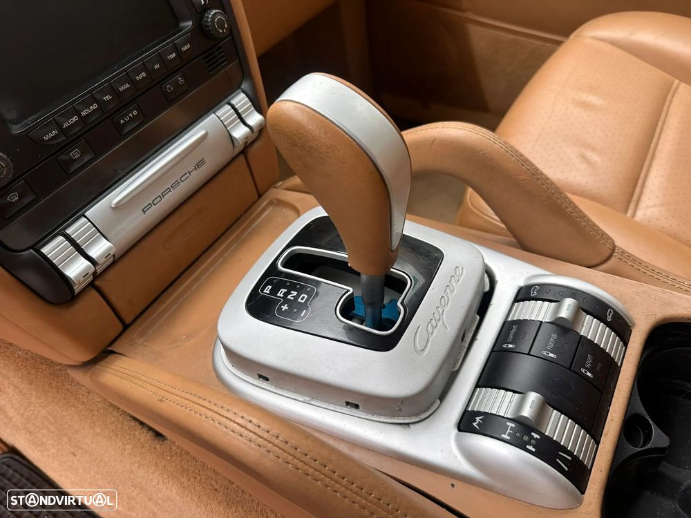 Porsche Cayenne S 4.5 V8 de 2008 para peças - 16