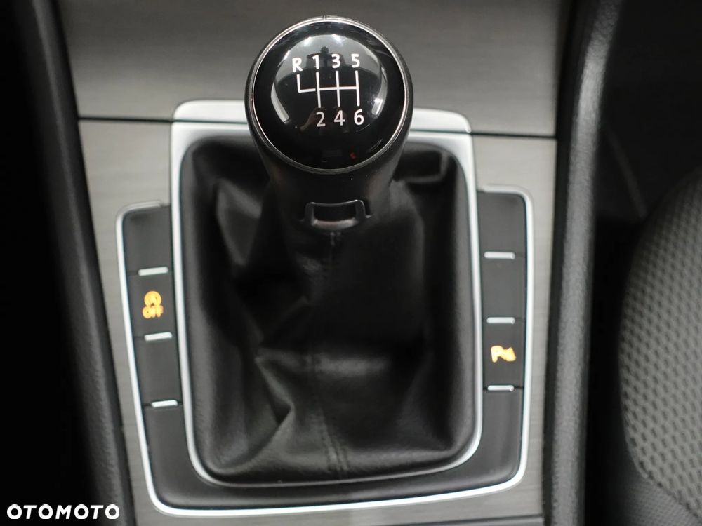 Volkswagen Golf - 35