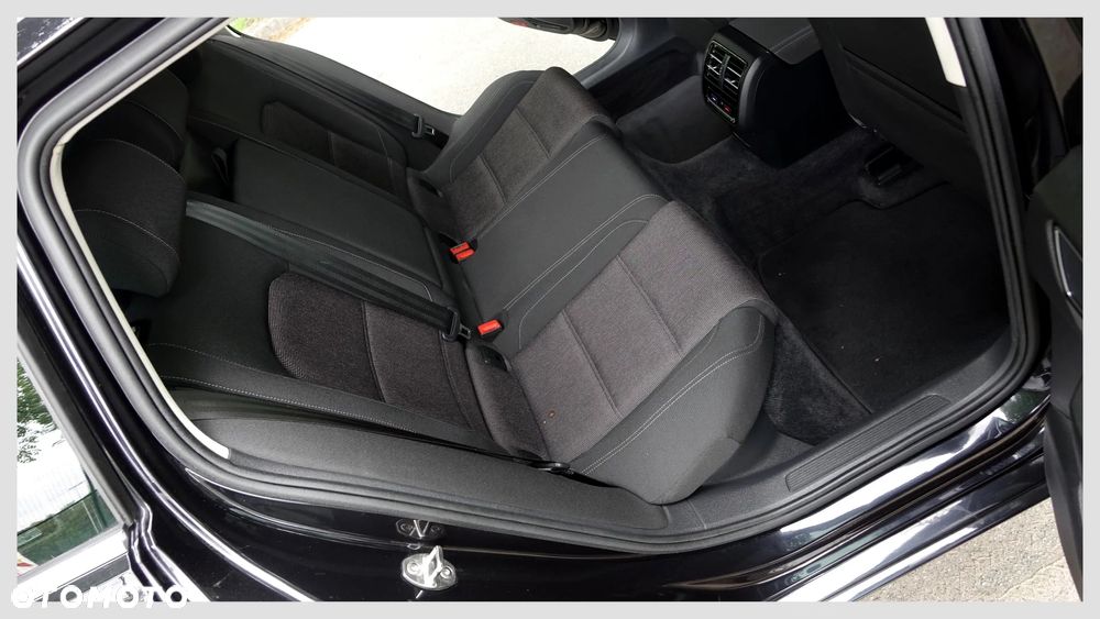 Volkswagen Passat 2.0 TDI (BlueMotion Technology) Comfortline - 13