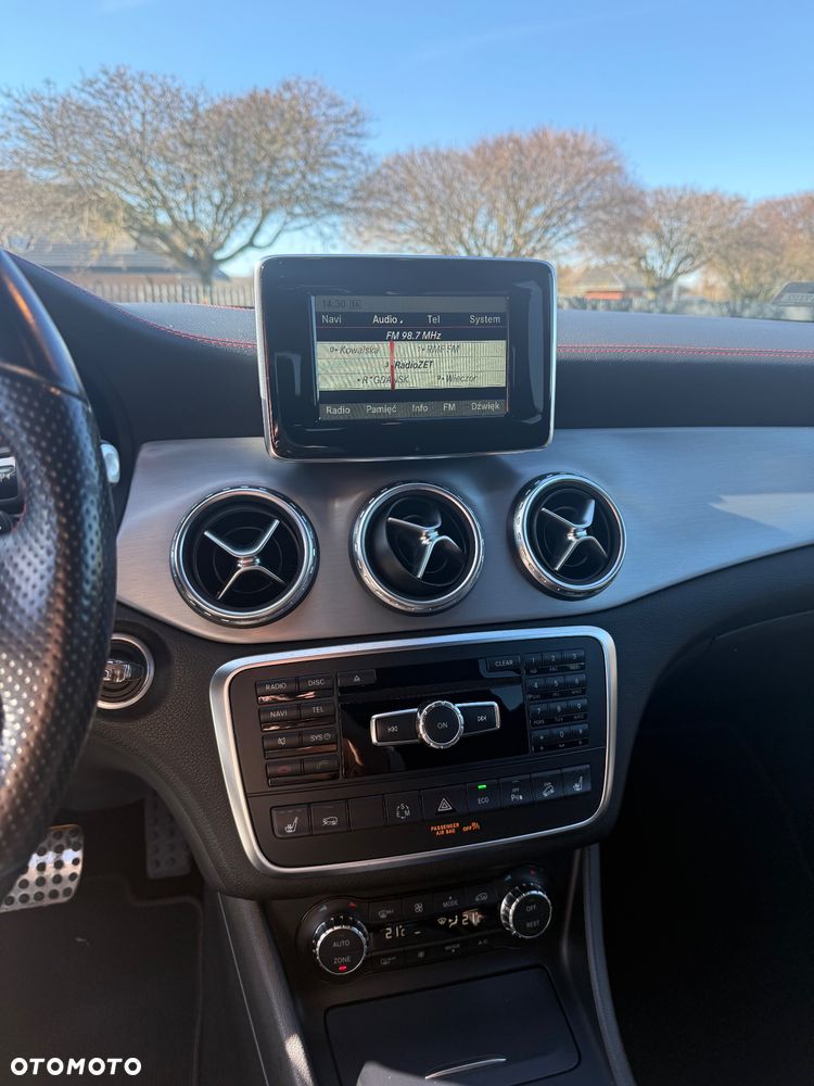 Mercedes-Benz GLA 250 4-Matic - 9