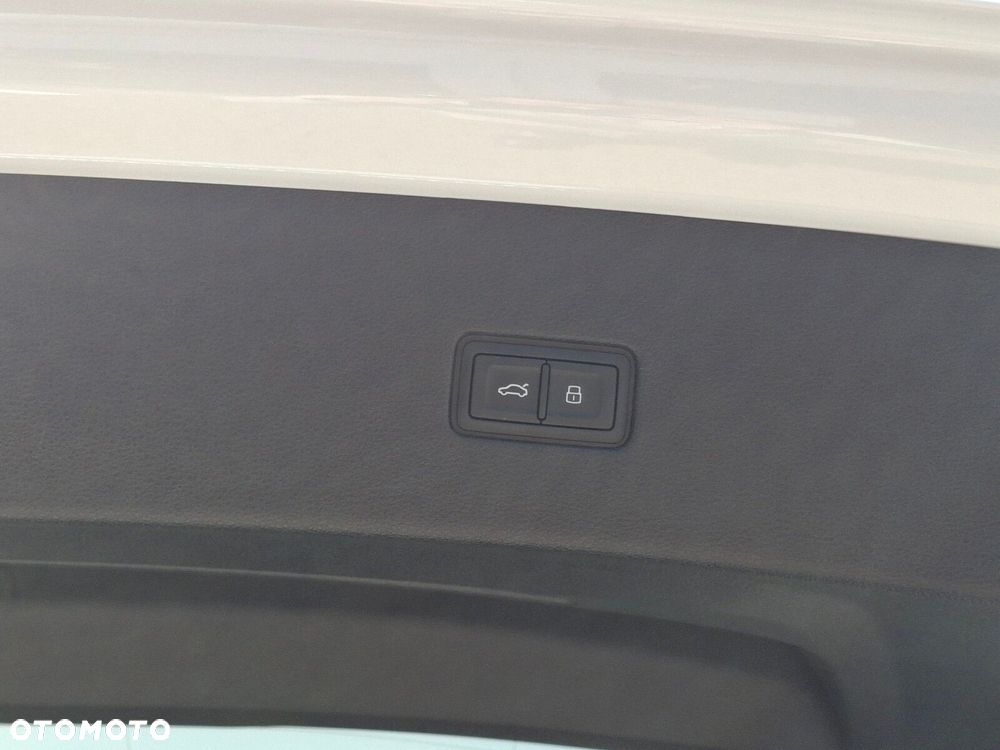 Audi Q8 - 12