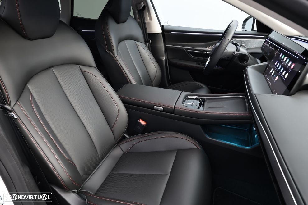 Xpeng P7i 86.2 kWh Long Range - 20