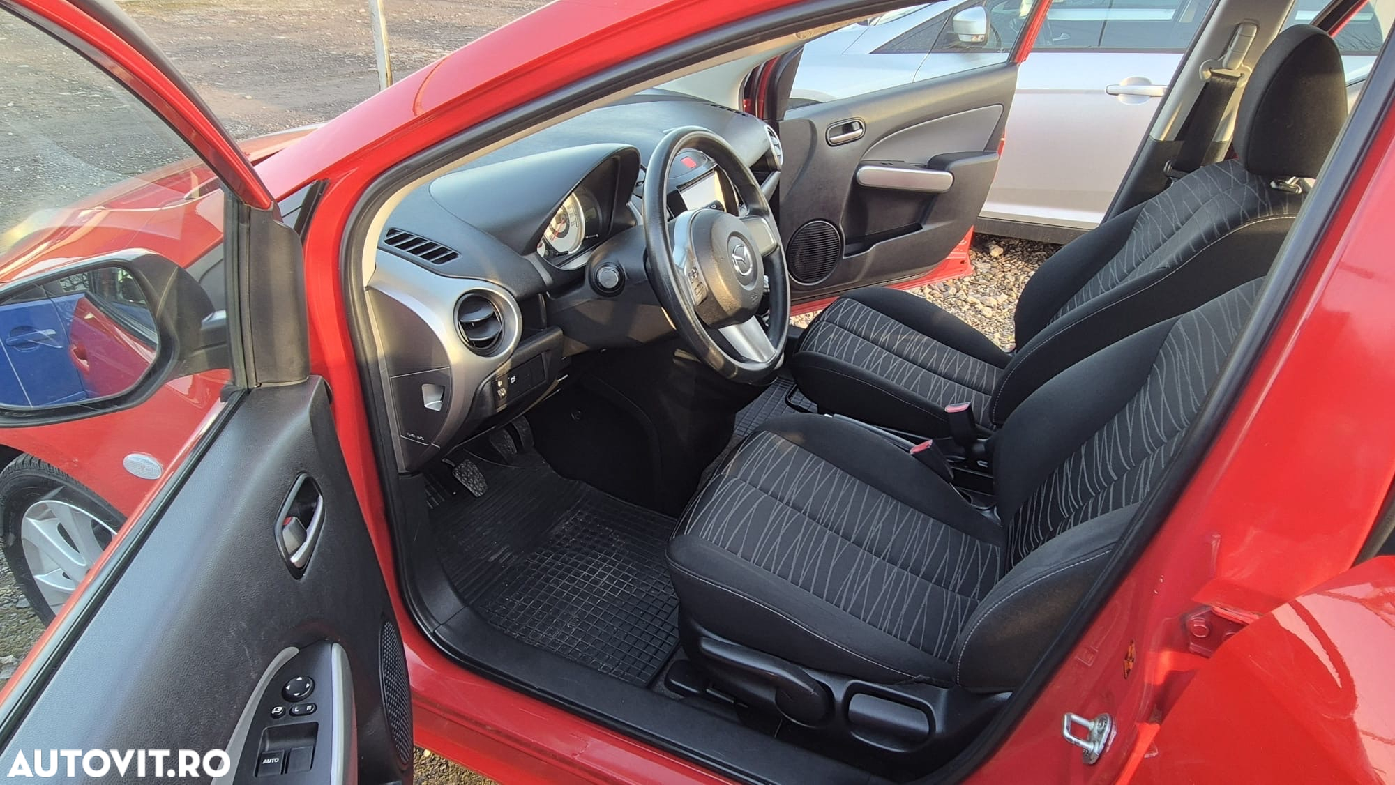 Mazda 2 1.3 Independence - 8