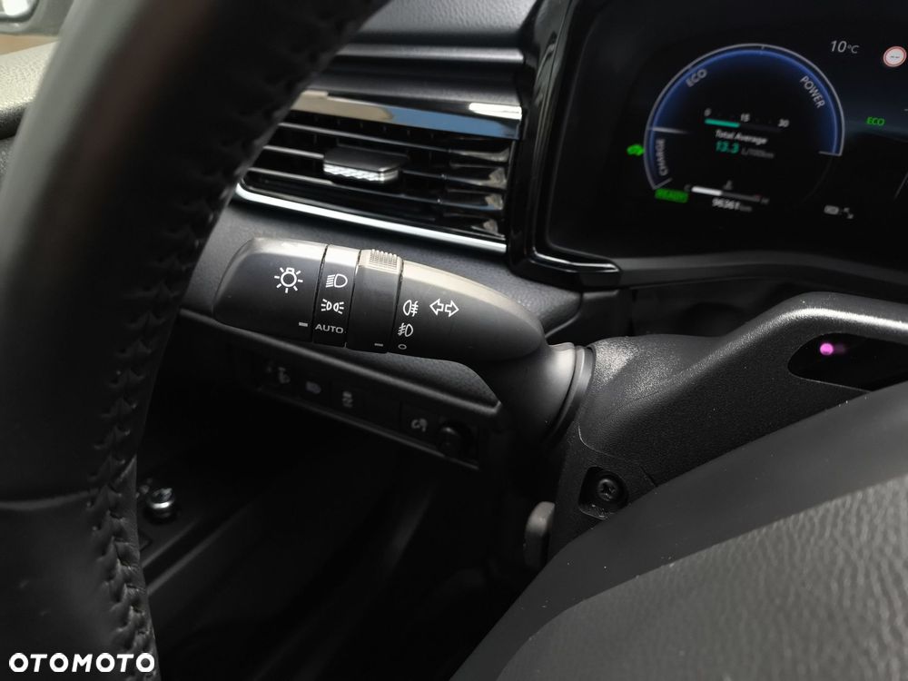 Toyota Camry - 26