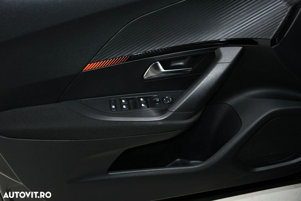 Peugeot 2008 1.2 L PureTech STT EAT8 Allure - 20