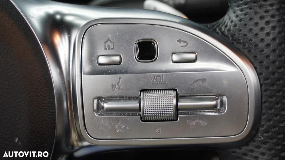 Mercedes-Benz CLA 200 7G-DCT AMG Line - 35