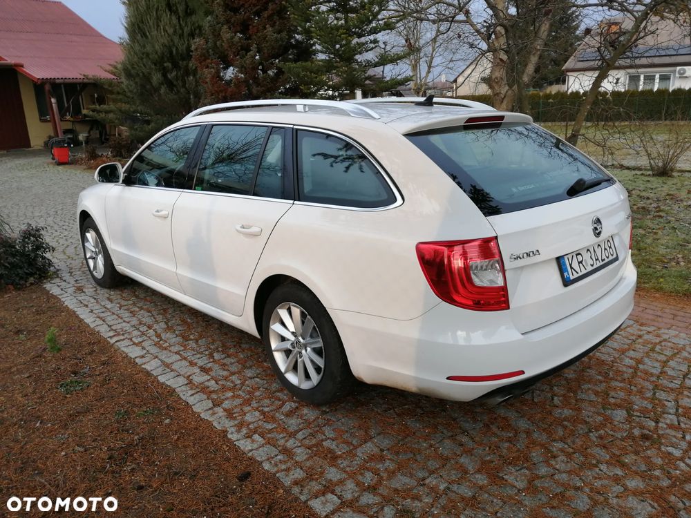 Skoda Superb 2.0 TDI Ambition - 4