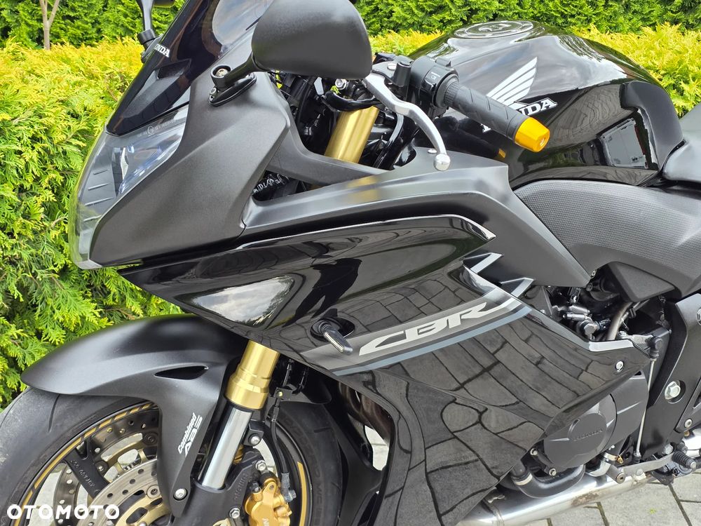 Honda CBR - 23