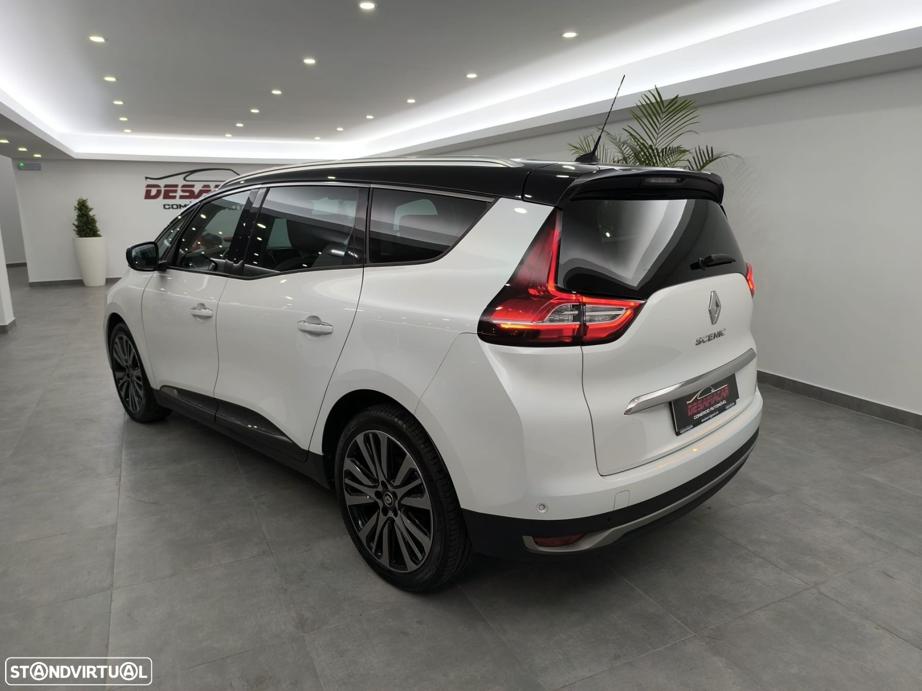 Renault Grand Scénic ENERGY dCi 160 EDC INITIALE PARIS - 8