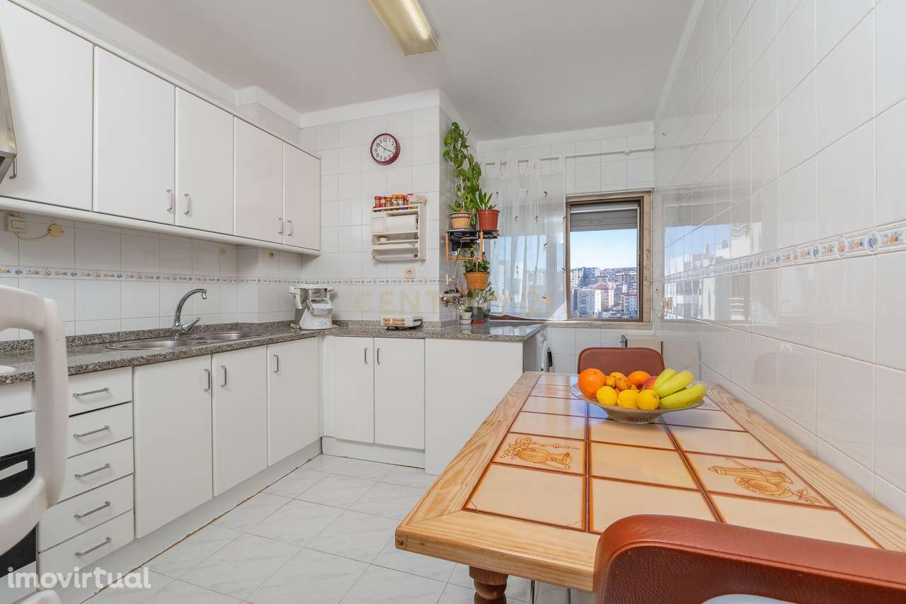 T3 com 113m² de área útil na Av. do Brasil, Amadora — 3 frentes solare - Grande imagem: 3/21