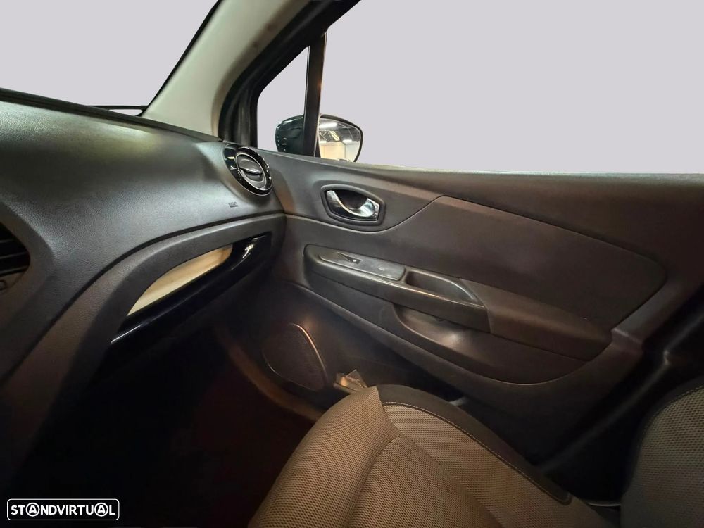 Renault Captur - 28