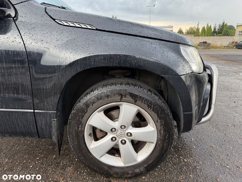 Suzuki Grand Vitara 2.0 - 8