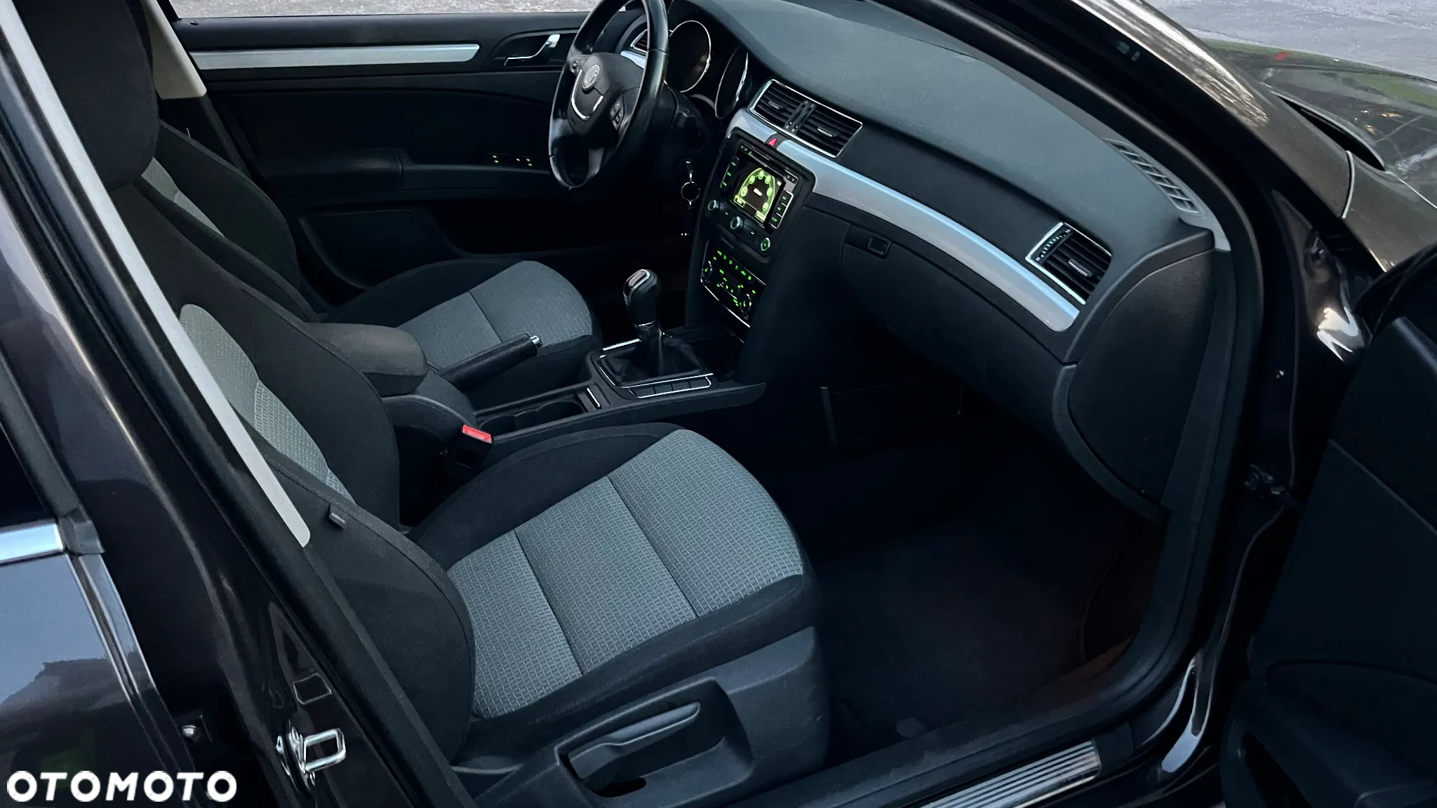 Skoda Superb Combi 2.0 TDI Ambition - 18