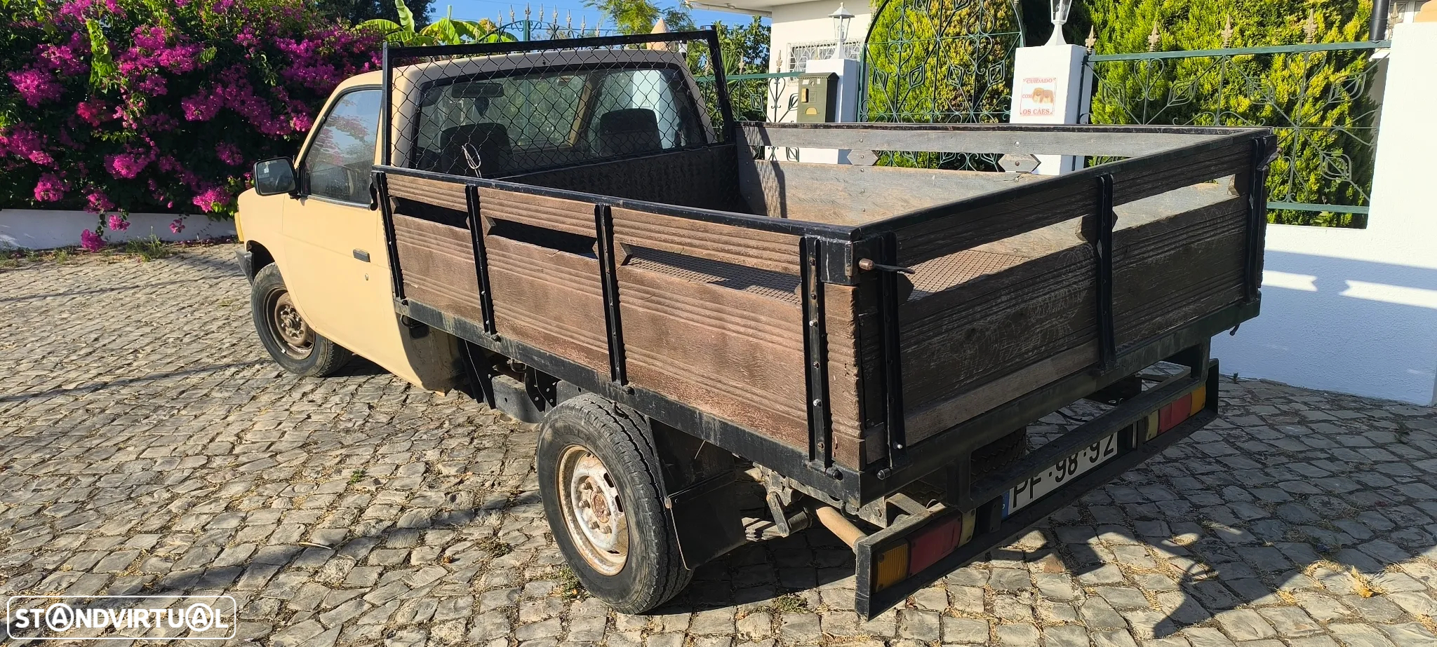 Nissan D21 - 4
