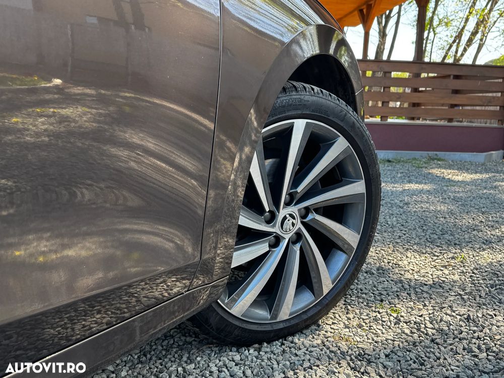 Skoda Octavia 2.0 TDI STYLE DSG - 6