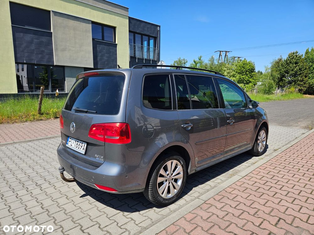 Volkswagen Touran - 9