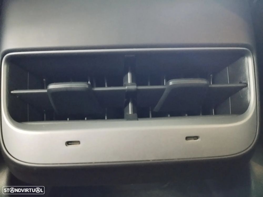Tesla Model Y Long Range Tração Integral - 18