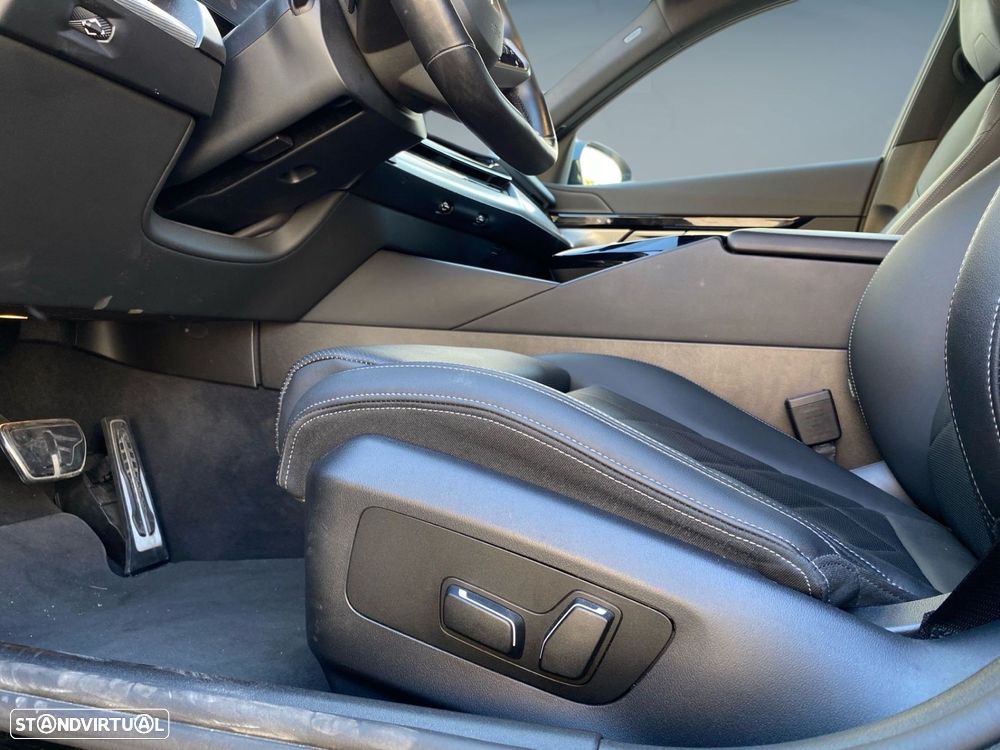 BMW 520 d Pack Desportivo M - 15