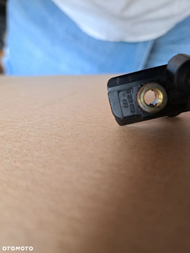 CZUJNIK POŁOŻENIA WAŁU 0281002477 BMW 3,0d M57 E60 E61 E90 E91 E46 E70 E53 - 2