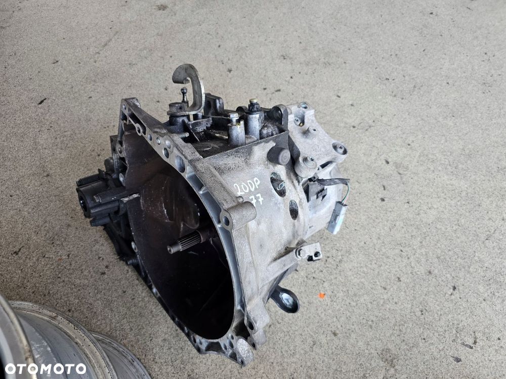 skrzynia biegów manualna citroen c3 ii 1.6 e-hdi 20dp77 - 1