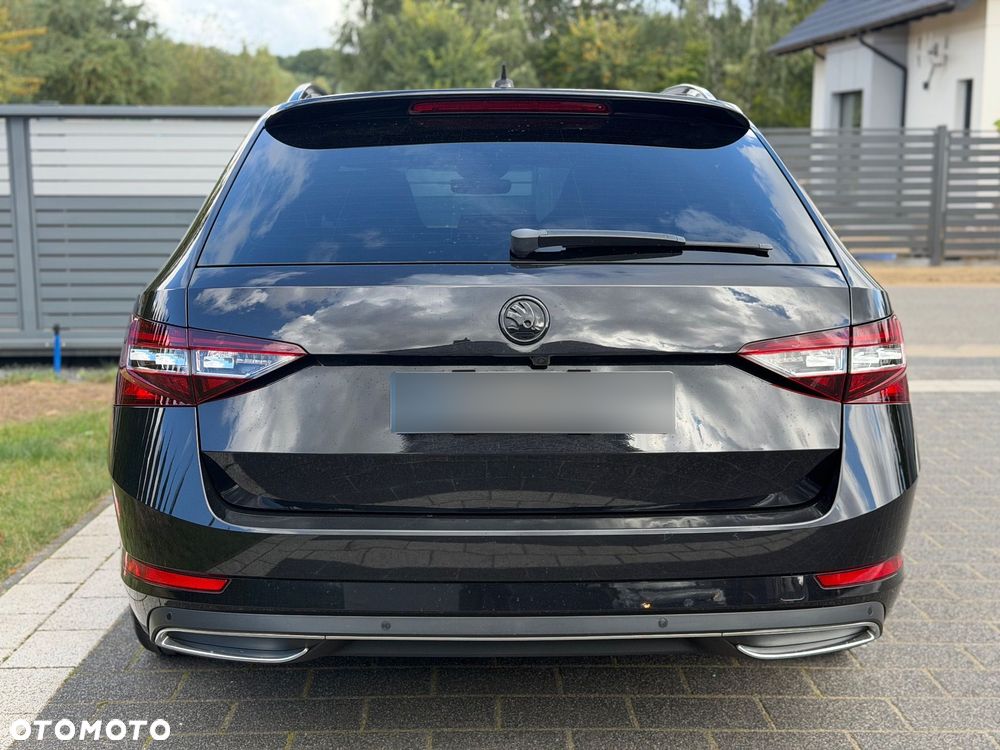 Skoda Superb 2.0 TDI DSG Sportline - 35