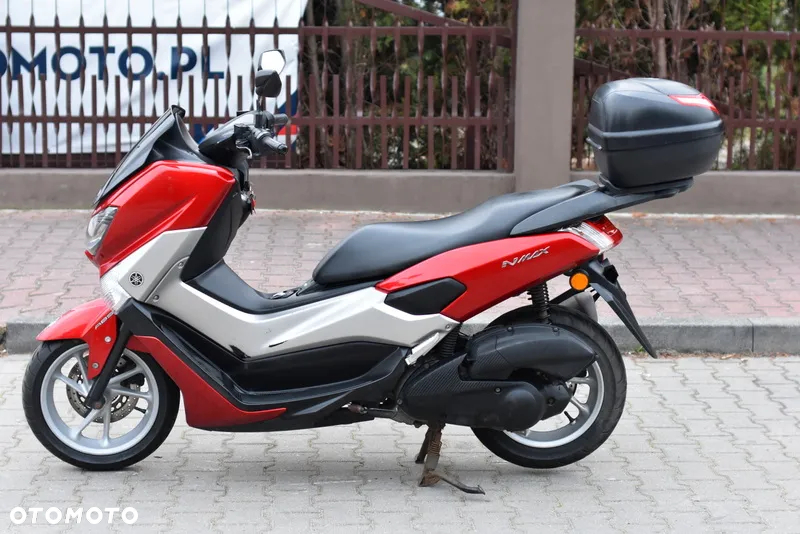Yamaha NMAX - 16