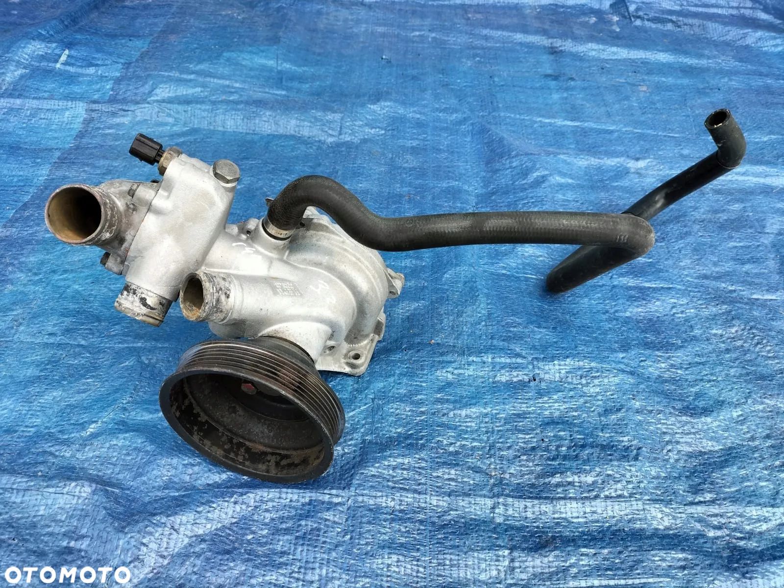 POMPA WODY TERMOSTAT KOŁO PASOWE CZUJNIK TEMPERATURY OBUDOWA TERMOSTATU KOLANKO A1042030374 1264600379 MERCEDES W140 LIFT 2.8B 3.2B - 1