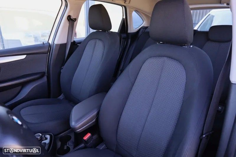 BMW 216 Active Tourer d Aut. Luxury Line - 8