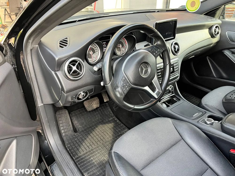 Mercedes-Benz GLA 250 4-Matic - 6