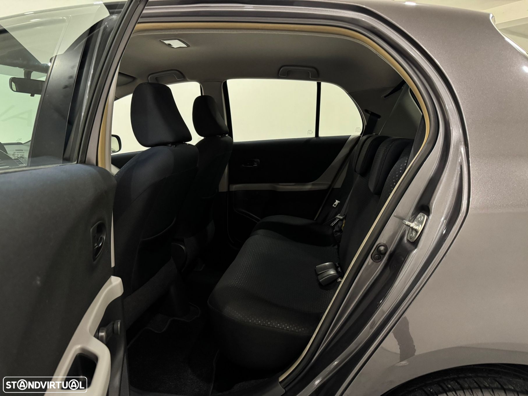 Toyota Yaris - 30