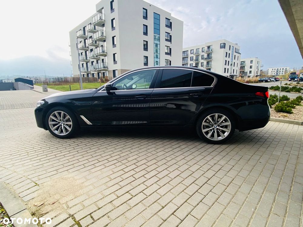 BMW Seria 5 530i xDrive - 7