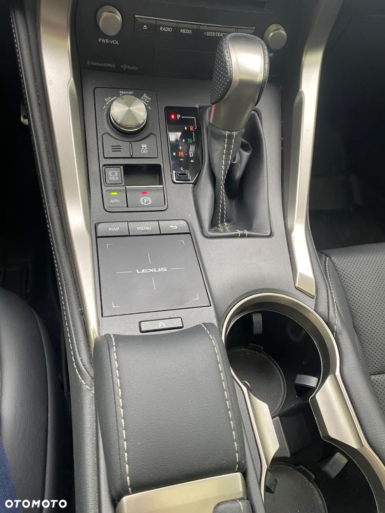 Lexus NX 300 F Sport AWD - 8