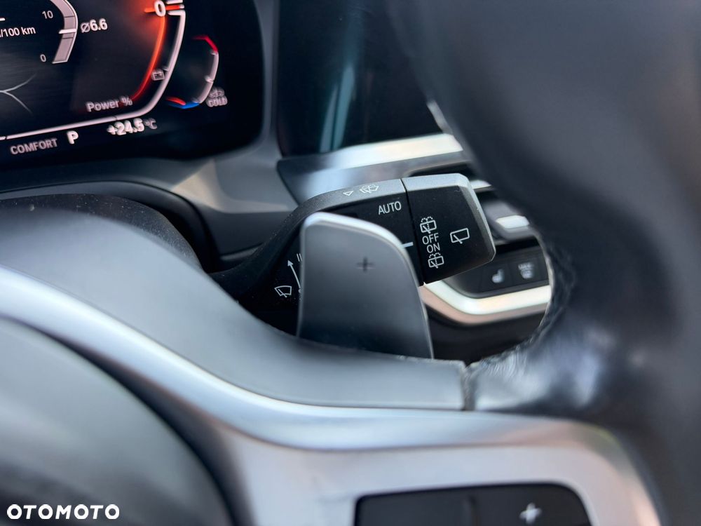 BMW Seria 3 330d xDrive M Sport - 14