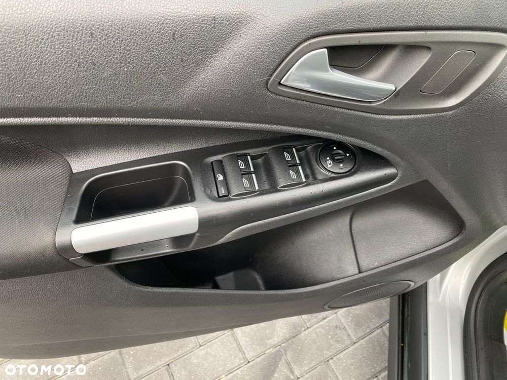 Ford Tourneo Connect Grand - 19